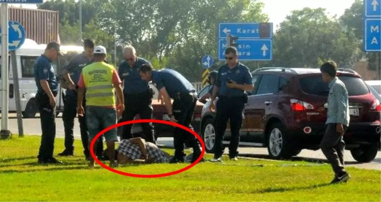 Dilencilik yapan bir engelli, polisi görünce soyundu