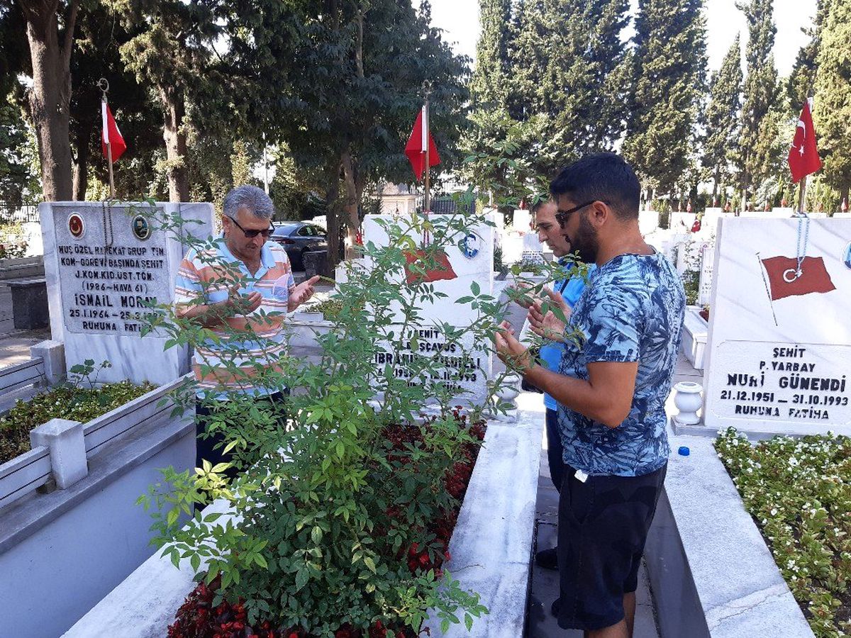 Edirnekapı Şehitliği\'nde Kurban Bayramı arifesinde hüzün vardı