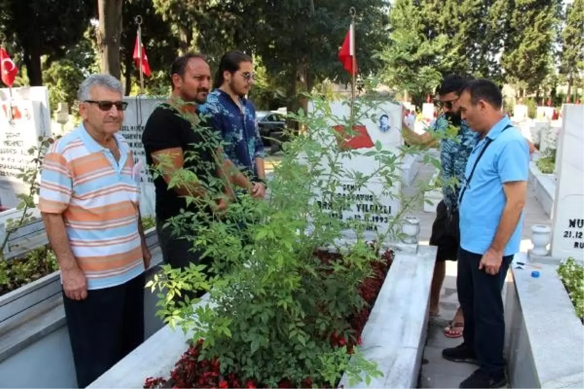 Edirnekapı Şehitliği ziyaretçi akınına uğradı  (1)