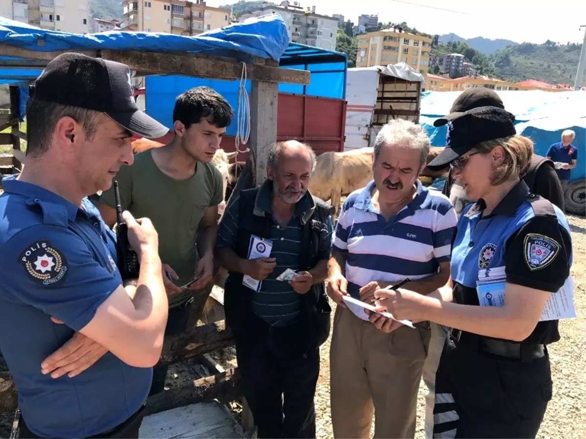 Giresun\'da polis ekiplerinden kurban satıcılarına uyarı