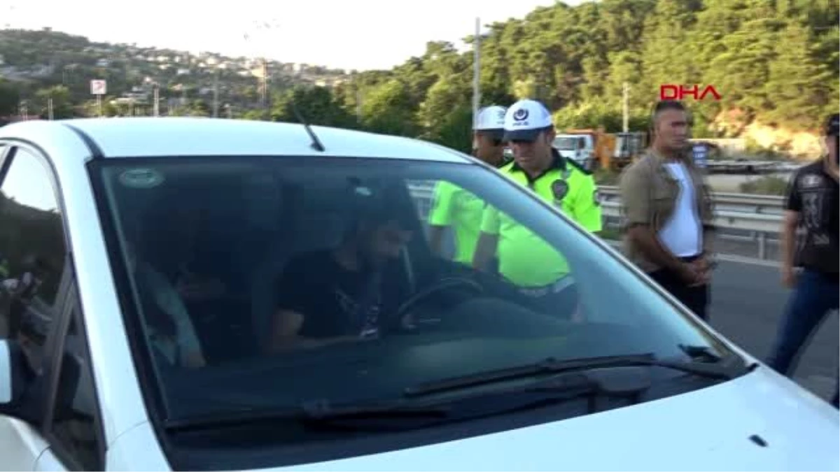 İzmir Vali Yardımcısı ve Emniyet Müdürü, sürücülere uyarılarda bulundu