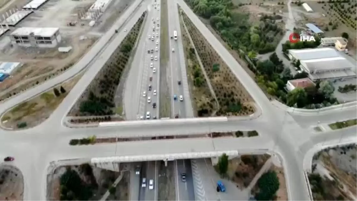 KIRIKKALE) 43 ilin geçiş noktasında bayram yoğunluğu havadan görüntülendi