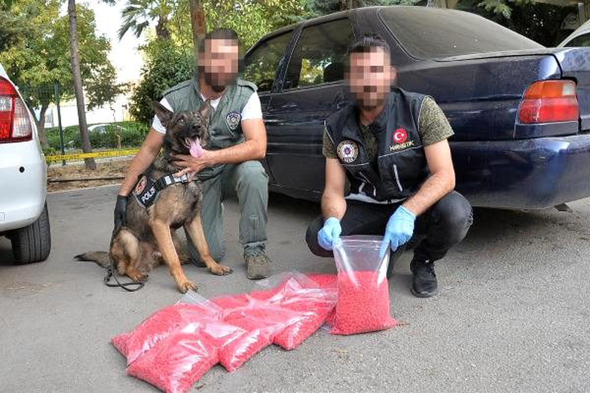 Mersin\'de 72 bin 500 ecstasy hap ele geçirildi