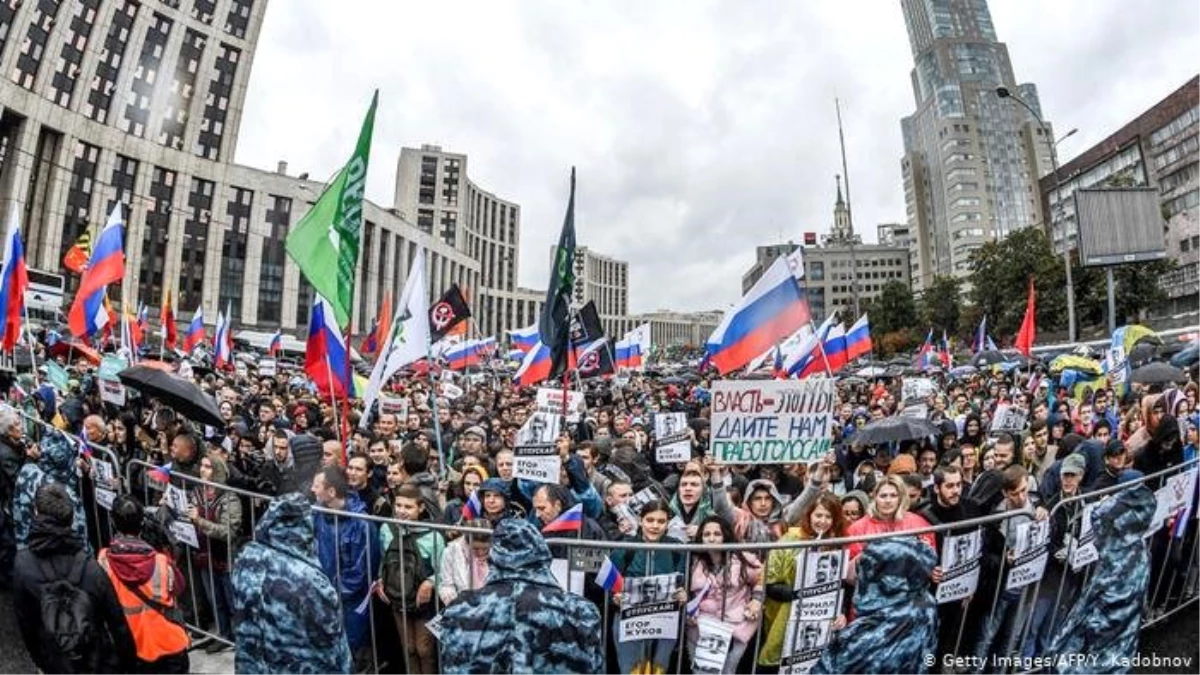 Moskova\'da "adil seçim" protestosu