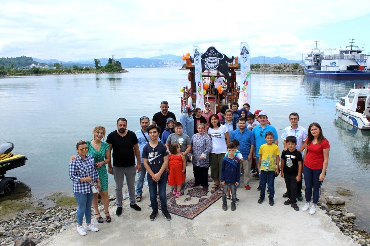 Özel çocuklar tekne gezisinde moral buldu