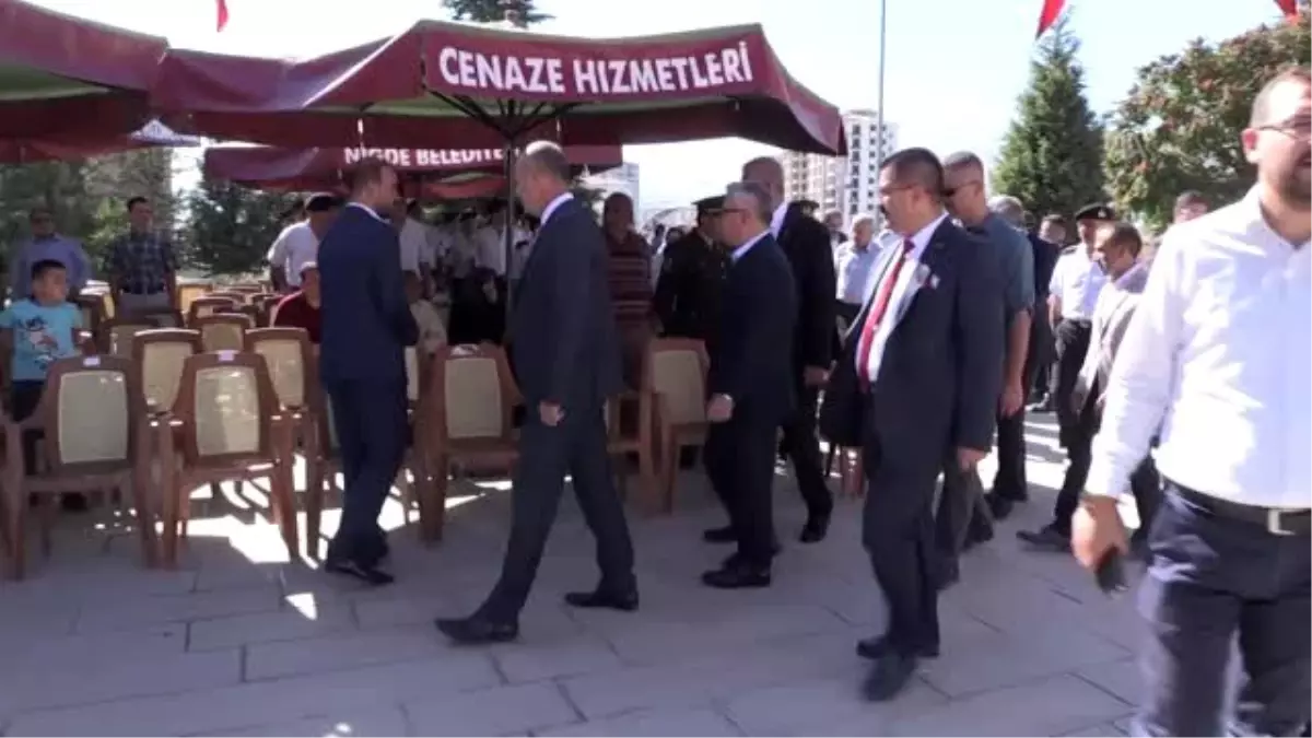 Şehitliklere ziyaret