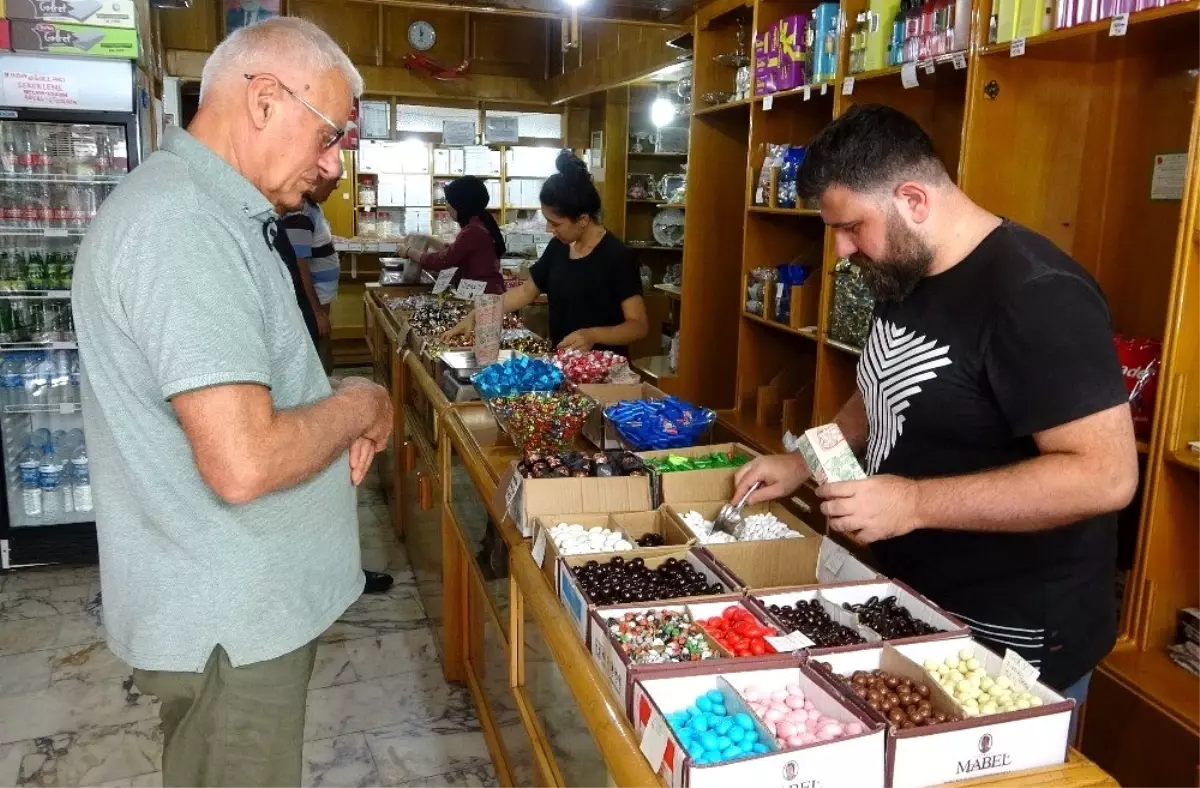 Şeker ve tatlı tezgahlarında bayram hareketliliği