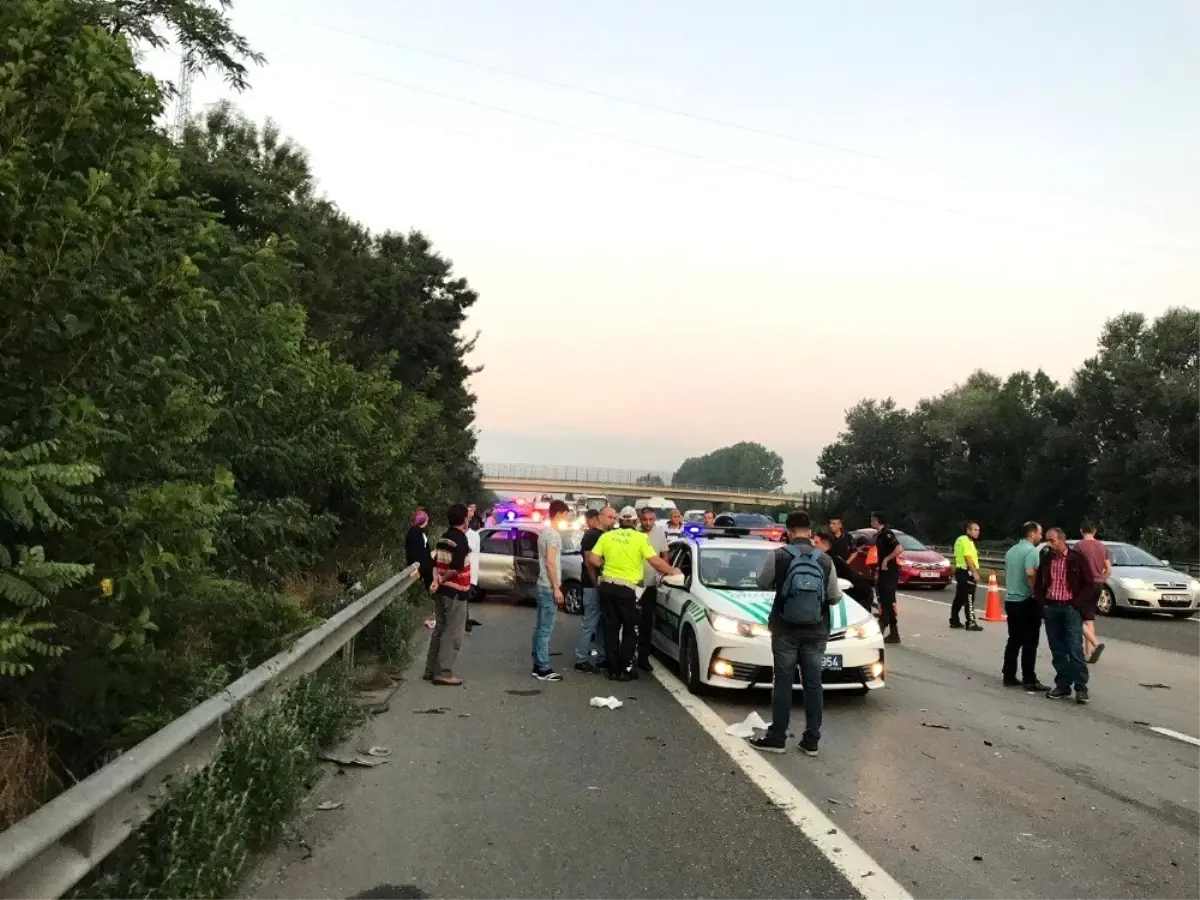 TEM Otoyolunda zincirleme trafik kazası: 6 yaralı