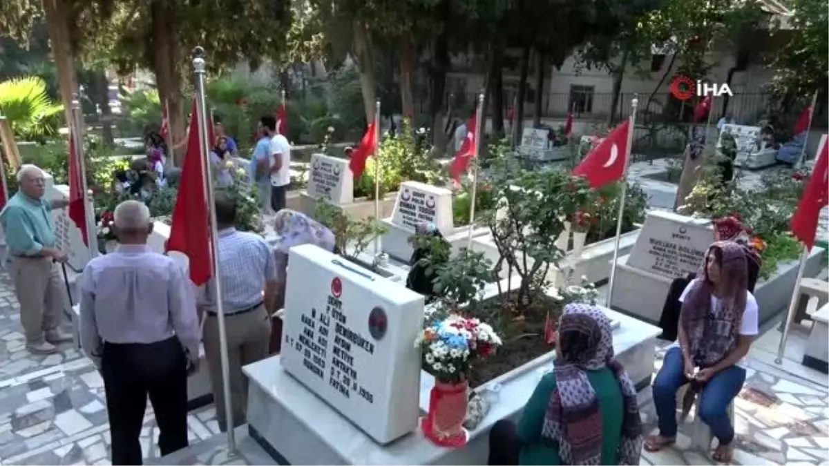 Hatay\'da mezarlıklar ziyaret edildi