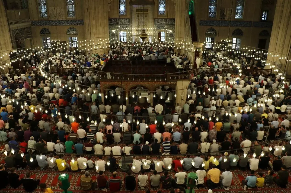 Selimiye Camii bayram sabahı doldu taştı