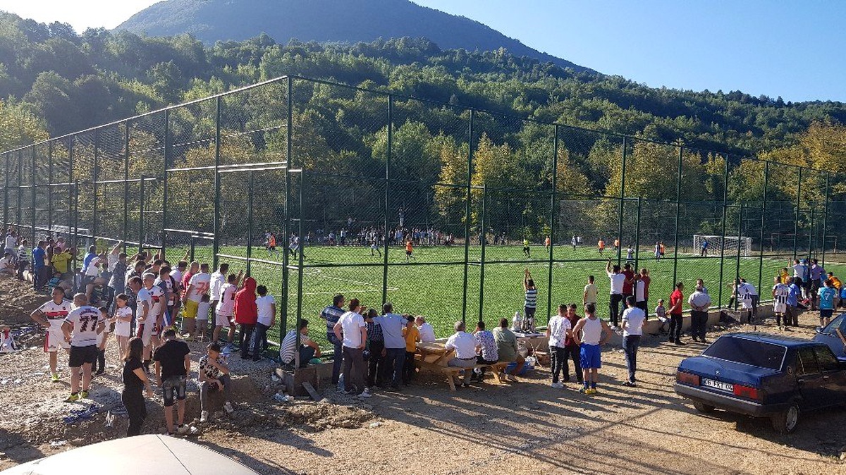 Şirinköy\'de düzenlenen futbol turnuvasına yoğun ilgi