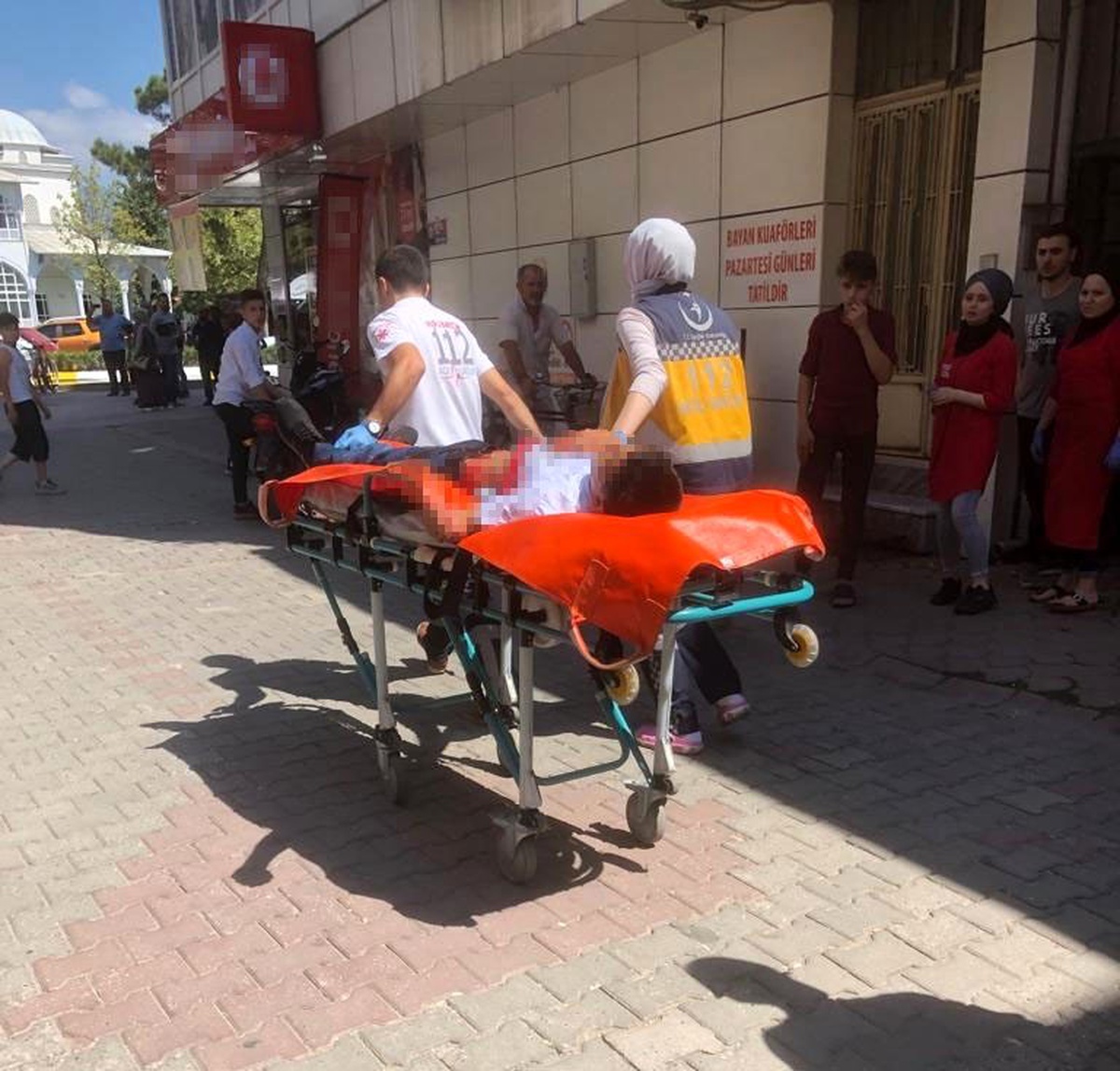 Gençlerin kavgasında kan aktı: 1 yaralı
