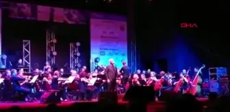 İZMİR DÜNYACA ÜNLÜ TENOR, NEZ İLE DÜET YAPTI