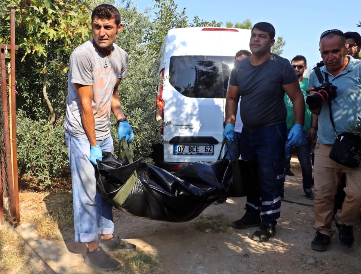 Tartıştığı ablasını boynuna bıçak saplayarak öldürdü