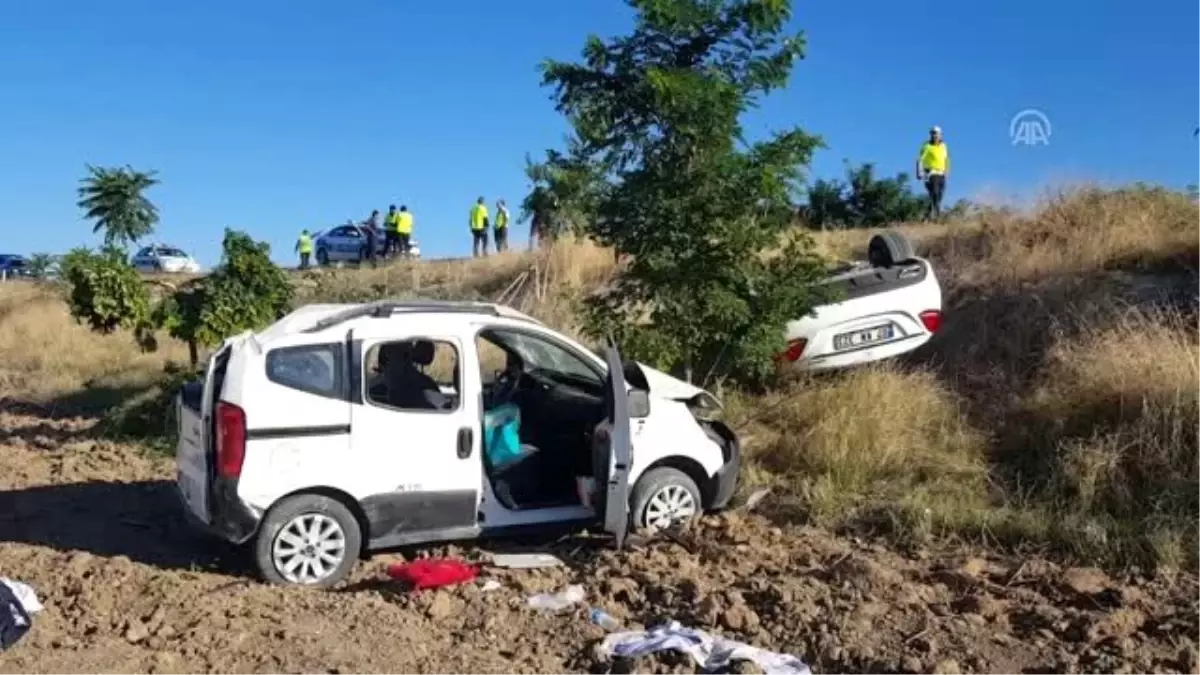 Amasya\'da trafik kazası: 3 yaralı