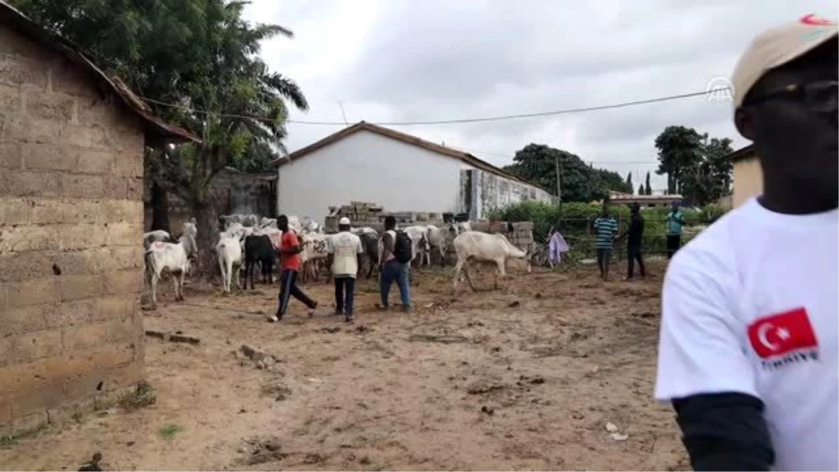 Cansuyu Derneği Togo\'da kurban eti dağıttı
