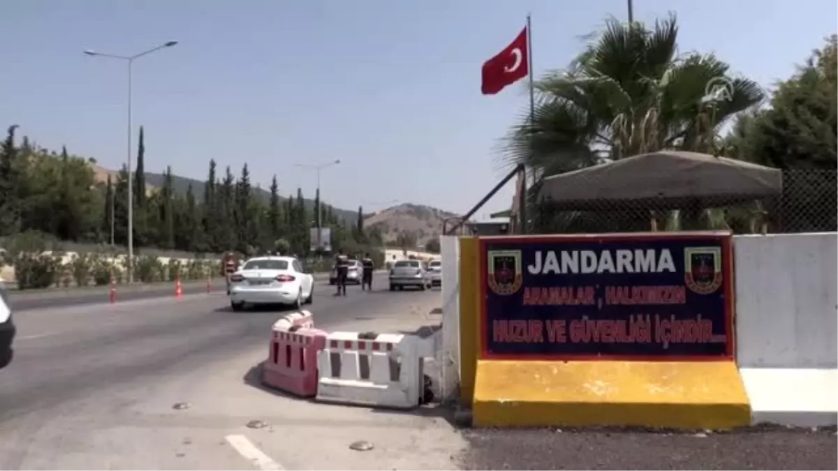 Jandarmadan emniyet kemeri takan 3 aileye tatil hediyesi