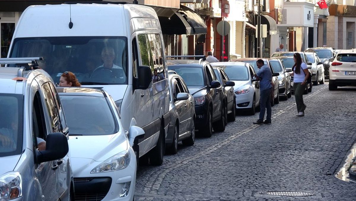 Çanakkale iskelelerinde bayram yoğunluğu