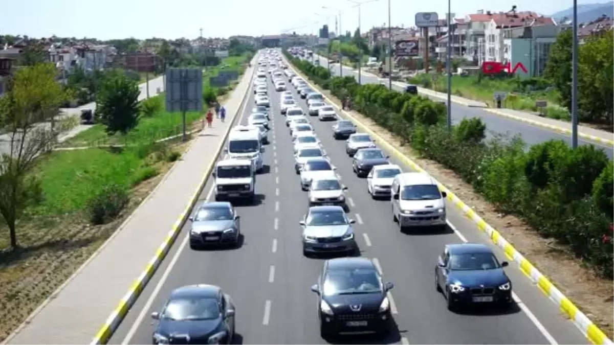 Edremit Körfezi\'nde tatilcilerin dönüş yolculuğu