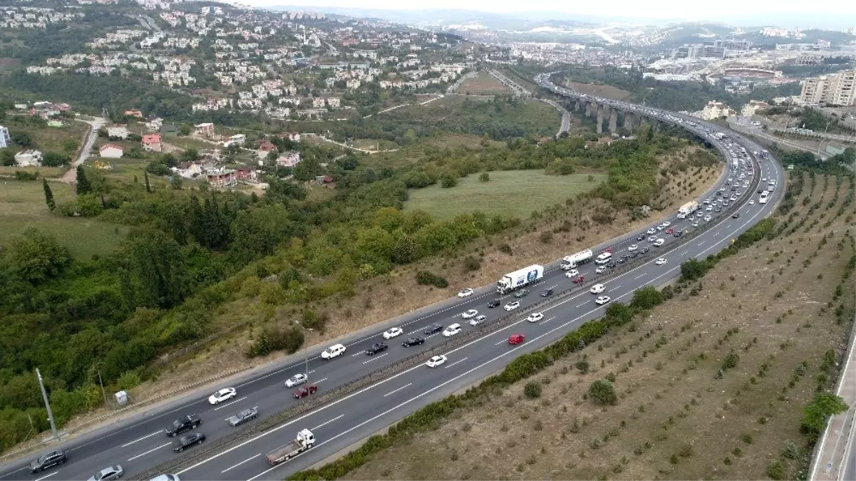 Kurban Bayramı dönüş çilesi TEM\'i kilitledi