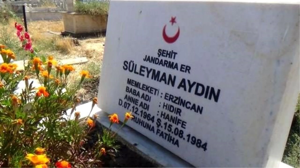 PKK\'nın 35 yıl önceki ilk saldırısında şehit olan Süleyman Aydın, kabri başında anıldı