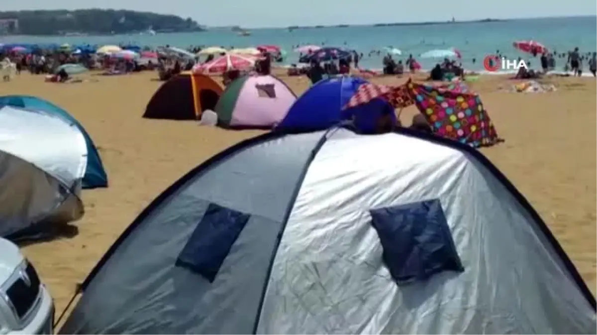 Turistik plajlar çadır kente dönüştü