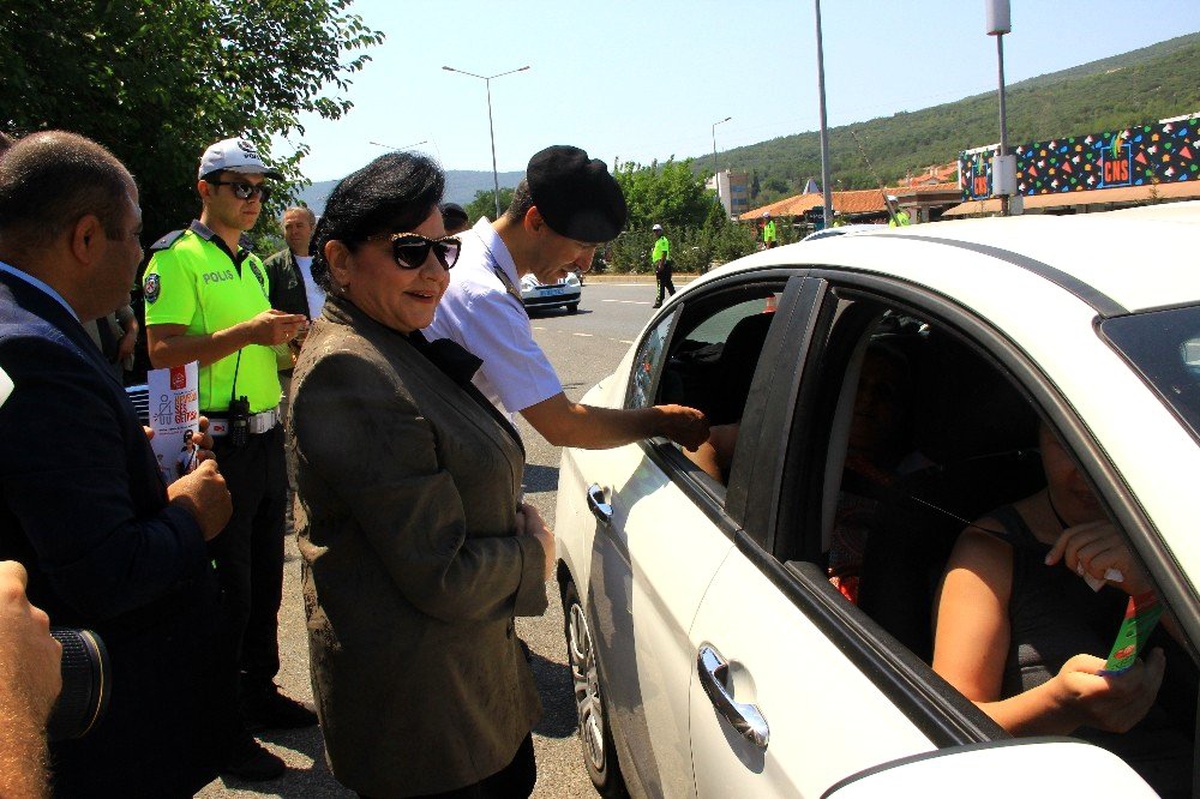 Vali Civelek\'ten sürücülere kemer uyarısı