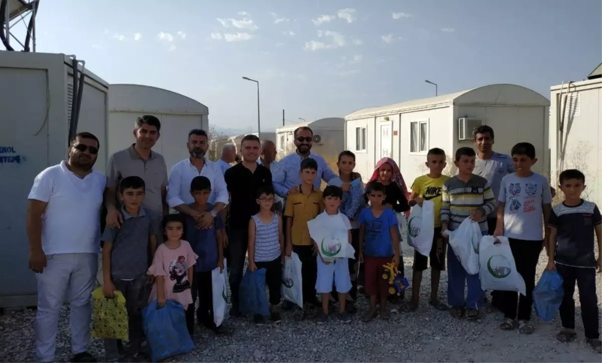 Adıyamanlılar Vakfı depremzedeleri bayramda yalnız bırakmadı