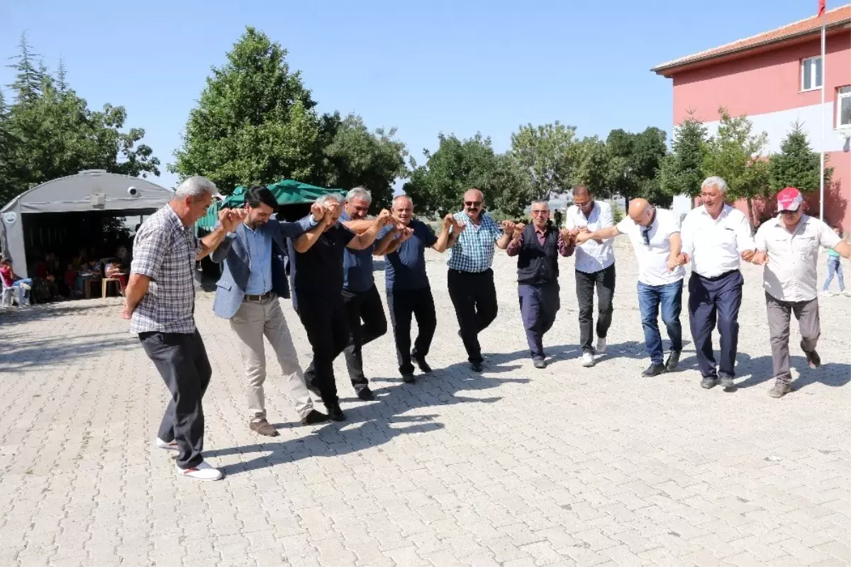 Başkan Öztürk Kirazlı ve Çubuklu Şenliklerine katıldı