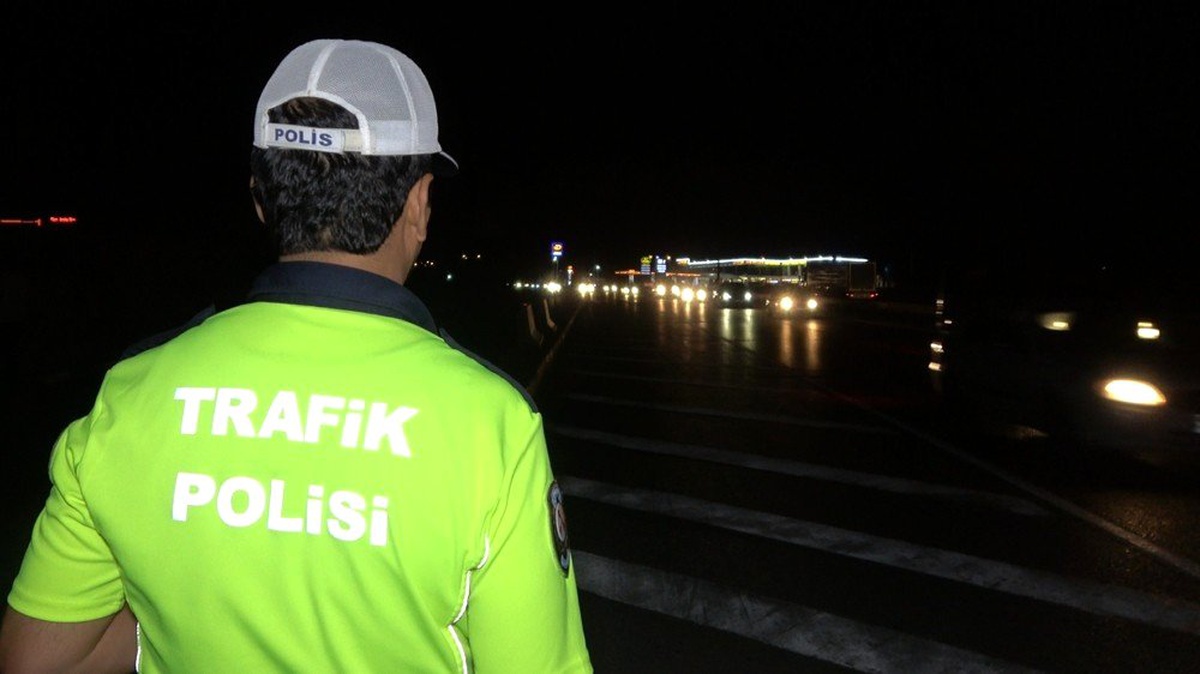 Bayramın son gününde 43 ilin geçiş noktasında trafik yoğunluğu