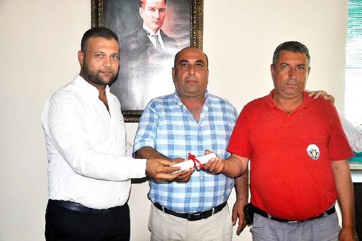 Belediye işçisi, para dolu çantayı sahibine ulaştırdı