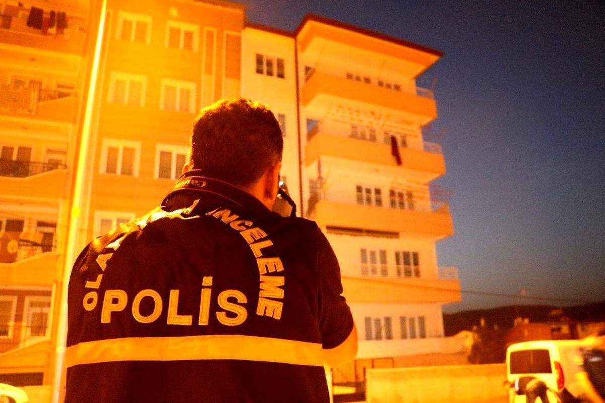 Beşinci kattan düşen bebek ağır yaralandı