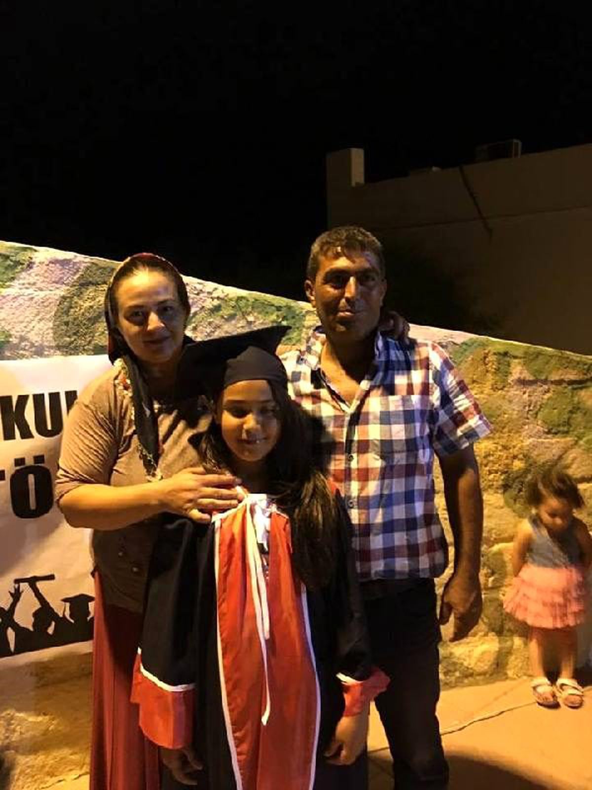 Bir hafta ara ile ölen çift, Ada\'yı yasa boğdu