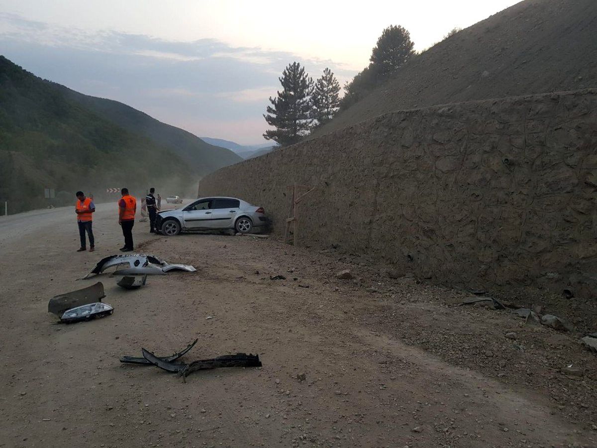 Boyabat\'ta trafik kazası: 3 yaralı