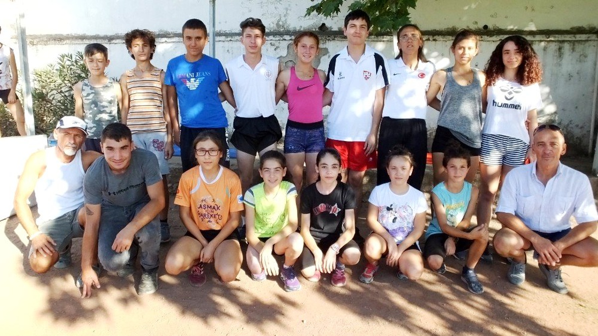 Burhaniye\'de özel sporcular federasyona teşekkür etti