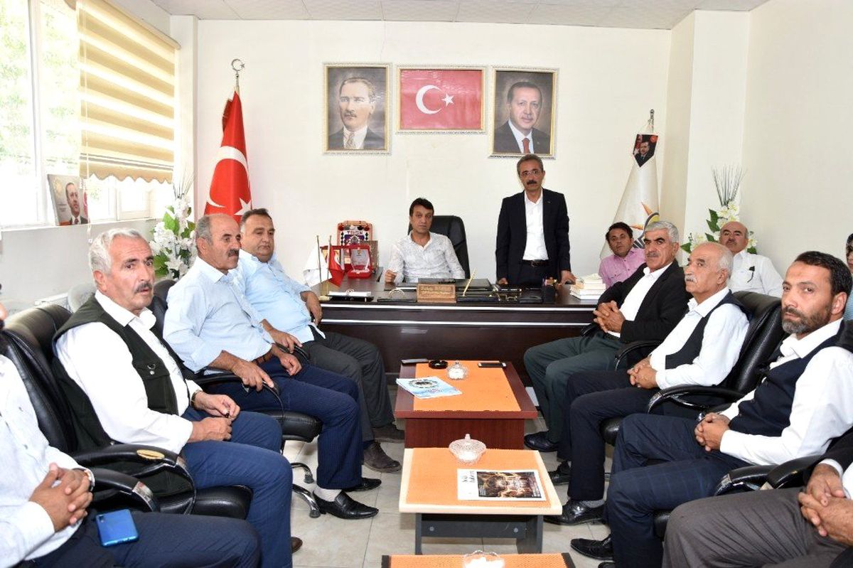 Çatak\'ta AK Parti 18. yaşını kutladı
