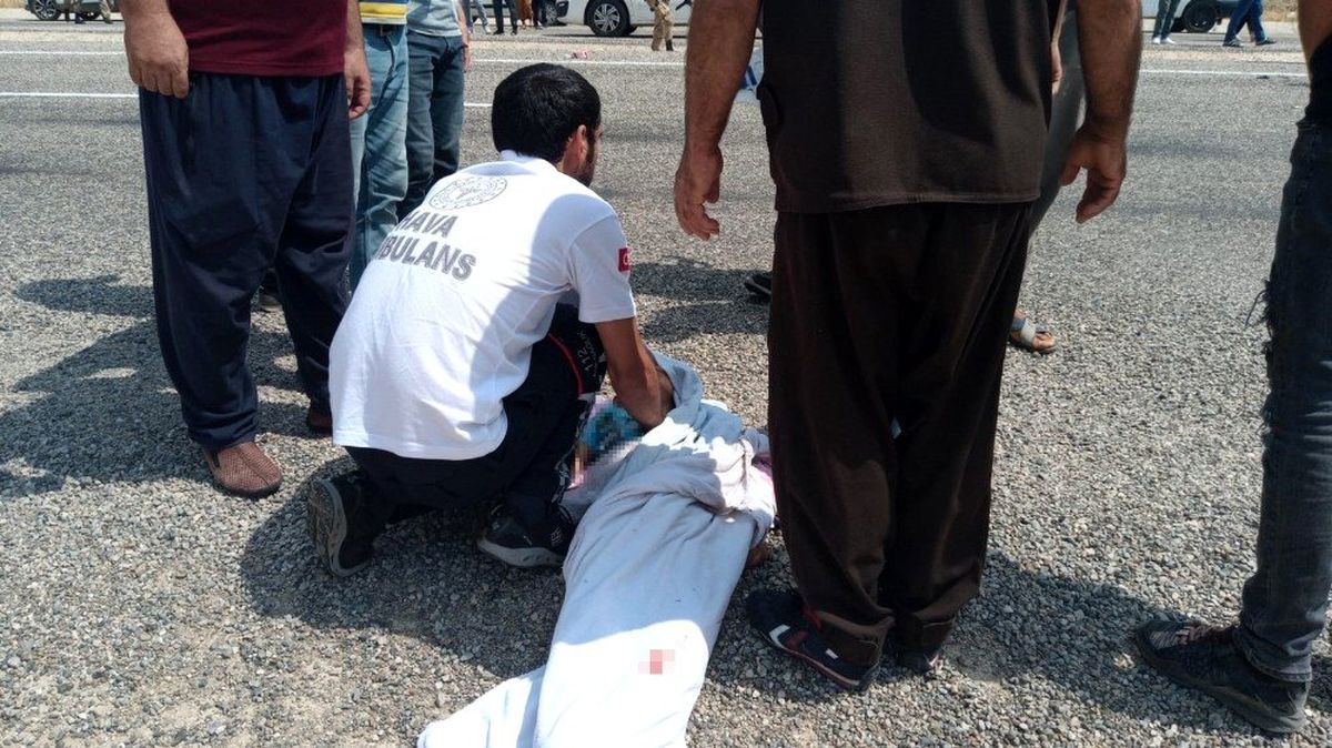 Diyarbakır\'da katliam gibi kaza: 4 ölü, 4\'ü ağır 8 yaralı