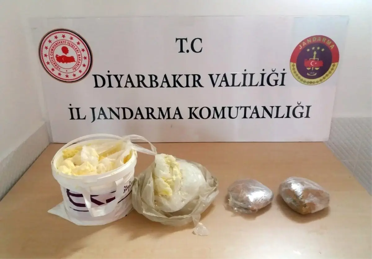 Donmuş tereyağı kovasında 1 kilo 205 gram esrar çıktı