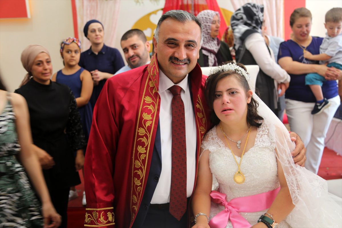 Down sendromlu Rabia\'nın "gelinlik" hayali gerçek oldu