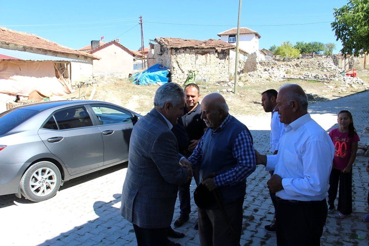 Dumlupınar protokolü şehit ve gazi ailerini ziyaret etti