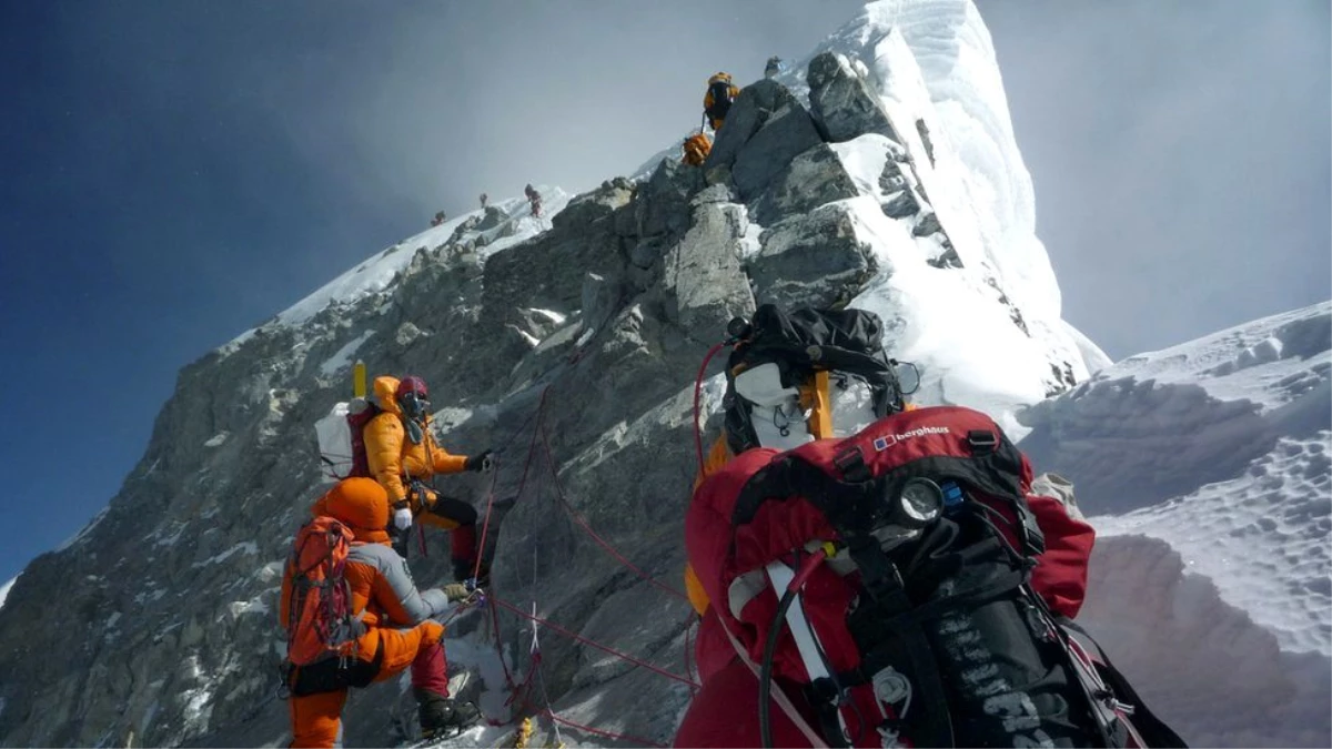 Everest Dağı - Nepal hükümetine tavsiye: \'Tırmanış için tecrübe şartı aransın\'