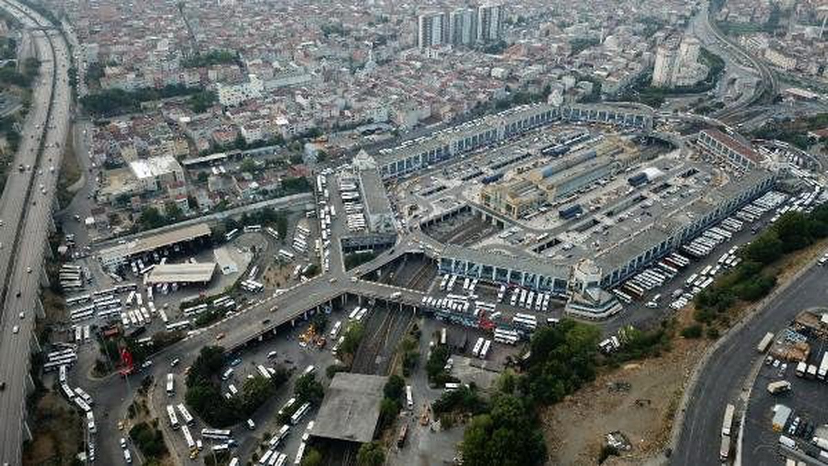 (Havadan fotoğraflarla) 15 Temmuz Demokrasi Otogarında bayram dönüşü yoğunluğu