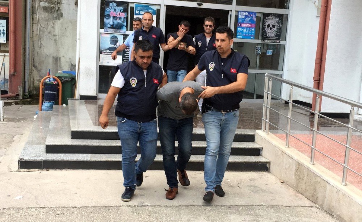 Hırsızlık yaparken yakalandılar \'başka şansımız yok\' dediler