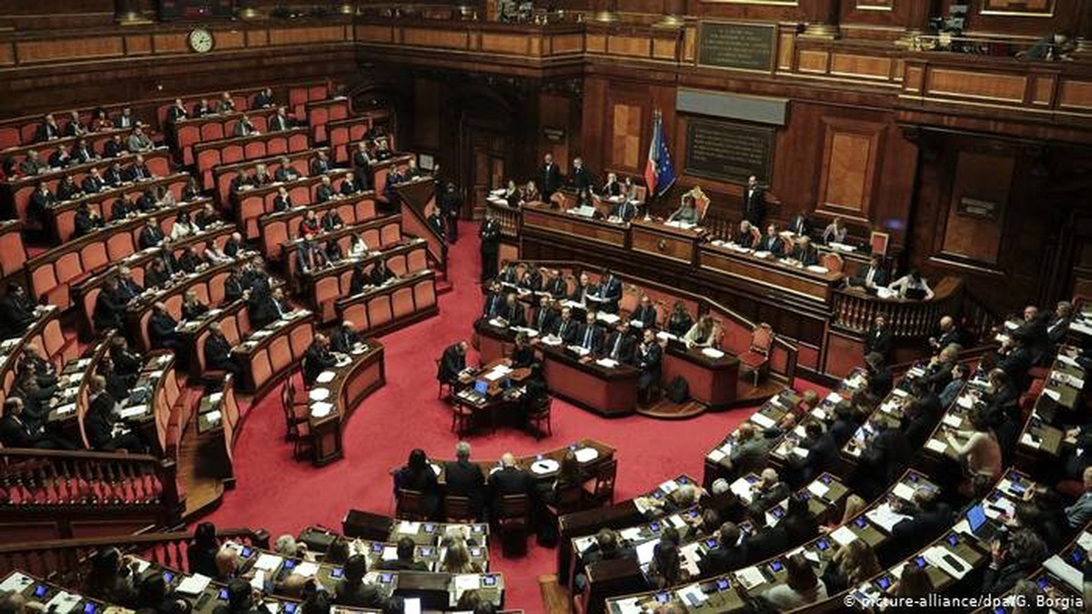 İtalya\'da senatodan erken seçim tarihi çıkmadı
