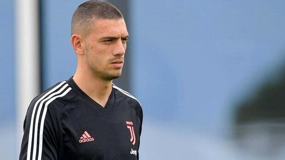 Juventuslu Merih Demiral\'i Manchester United da istemiş