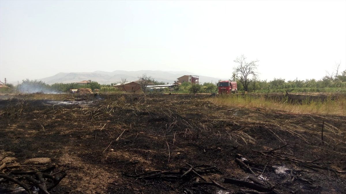 Malatya\'da otluk alanda yangın