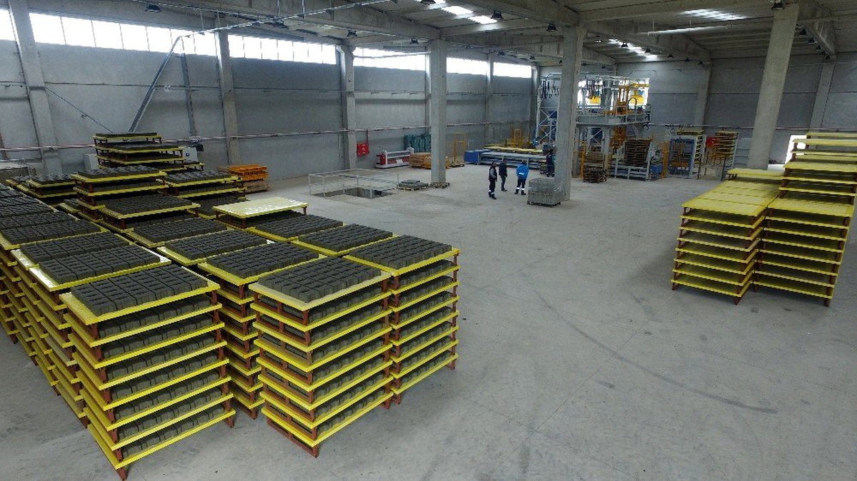 Manisa Büyükşehir\'in fabrikası parke taşı üretimini arttırdı