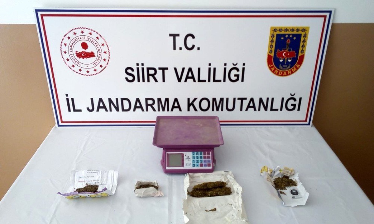 Siirt\'te uyuşturucu ticareti yapan 2 kişi gözaltına alındı