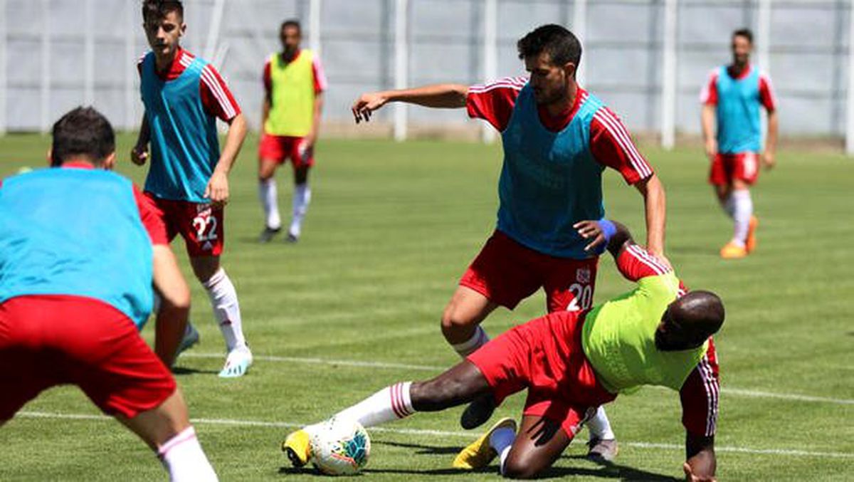 Sivas\'ta Beşiktaş mesaisi sürüyor
