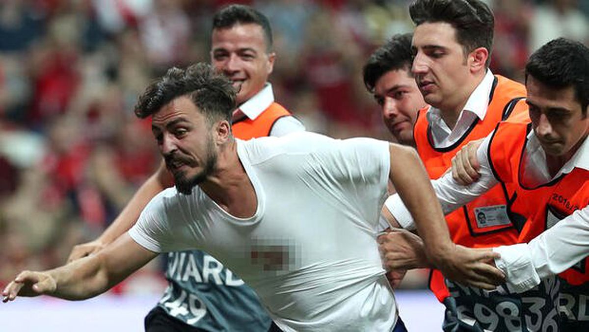 Son Dakika: Finalde sahaya giren YouTuber \'Deli mi ne\' ve 4 arkadaşı gözaltına alındı